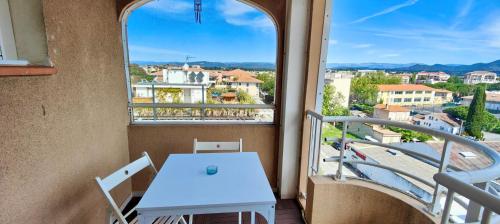 Lovely studio with balcony - near the beach