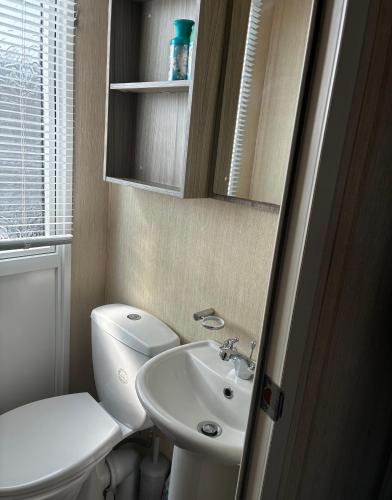 Bilik mandi di caravan to let
