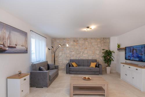 Χώρος καθιστικού στο Villa Leana, a beautiful stone villa in a tranquil location