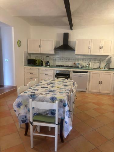 Η κουζίνα ή μικρή κουζίνα στο La casa di Stina