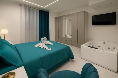 Miranapoli Suite