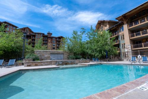 Bazén v ubytování Hyatt at the Canyons by Park City Vacations nebo v jeho okolí