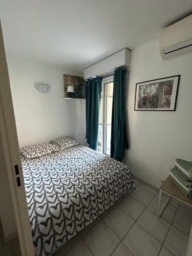 Photo de la galerie de l'établissement Joli appart Port Azur Climatisé à GOLFE -JUAN en front de mer, à Vallauris