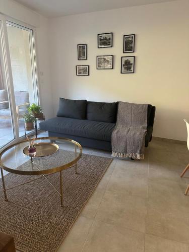 Photo de la galerie de l'établissement Appartement Terrasse & Piscine, à Saint-Martin-du-Var