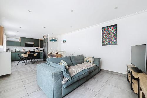 Cosy house with garden near Paris