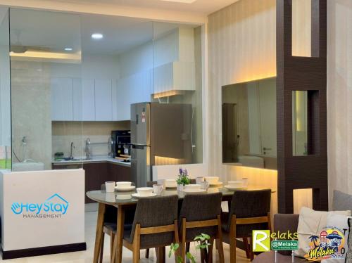 Una cocina o zona de cocina en Silver Scape Residence Melaka Raya By Heystay Management