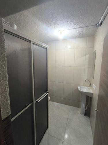 Koupelna v ubytování Oberon Business Hotel