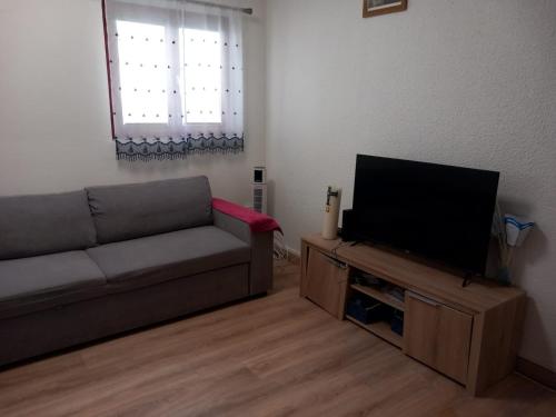 Photo de la galerie de l'établissement Lourdes 12 Mins Walk to Sanctuary, à Lourdes