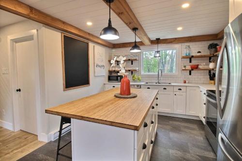 Gallery image of Black Barn Family Beach House in Grand Barachois