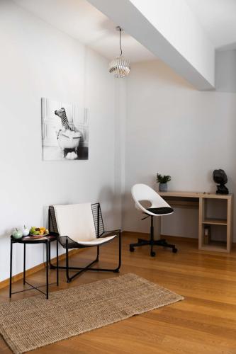 Sunset Sky Lounge - Chic Penthouse in Thessaloniki
