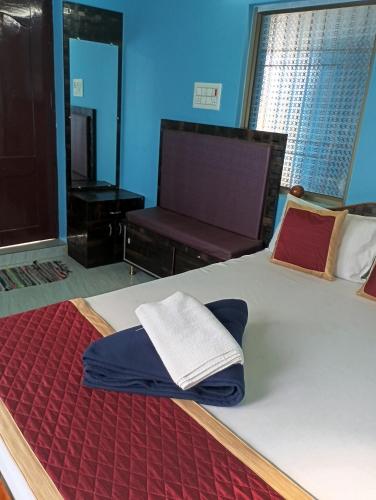 Katil atau katil-katil dalam bilik di PANMOZHI RESIDENCY -Luxury comfort stay