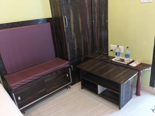 Ruang duduk di PANMOZHI RESIDENCY -Luxury comfort stay