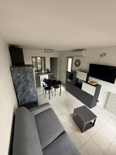 Lovely 2 rooms 25m2 - pool - AC - terrace