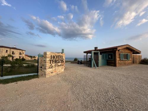 Gallery image of Hotel & Villas - TERIZIS Le Rocher in Bŭlgarevo