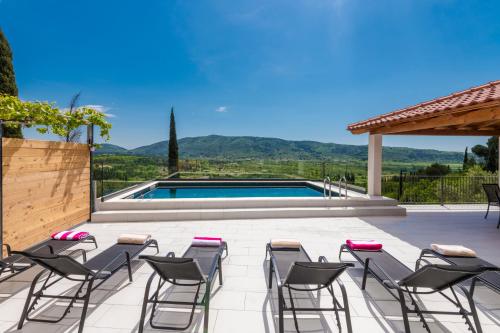 Holiday Home Baan with epic view and private pool