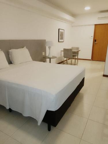 Flat 01 Celita Franca Business