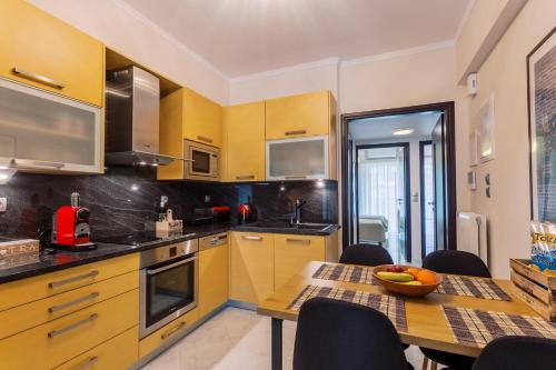 Cozy 2 Bedroom Apartment Gaia by Philoxenia