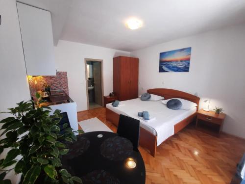 Apartments Centar Makarska Three Palms