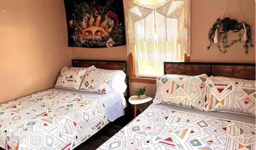 Gallery image of 20 plus percent OFF! 4BR, 2 BT Spacious Home in Cuyahoga Falls, Parking, Pets Ok in Cuyahoga Falls