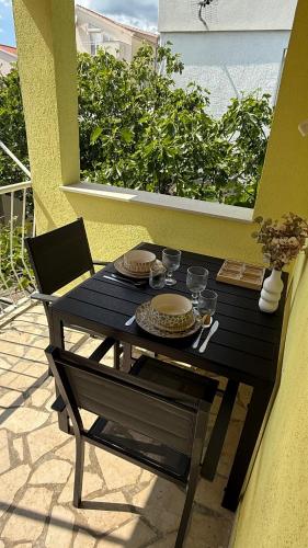 Apartments Petar - Parking and Seaview