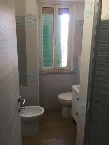 Bilik mandi di Il Viaggiatore Via Rimini Serapo