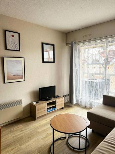 Photo de la galerie de l'établissement Résidence Riviera - T2, situé en centre-ville proche de la plage MAE-2661, à Arcachon