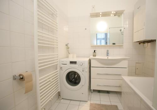 City Elegance Central Gem with FREE parking and FAST Internet 250 MBits