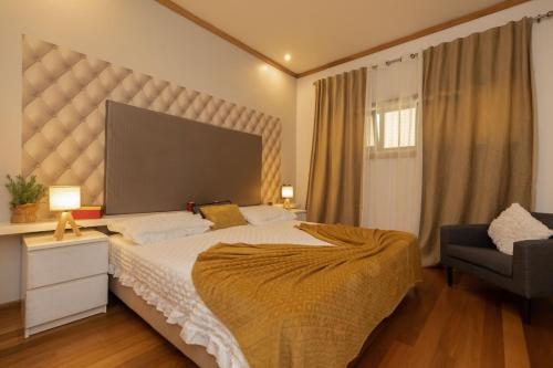 Monumental Miramar Apartment by Rent-a-key