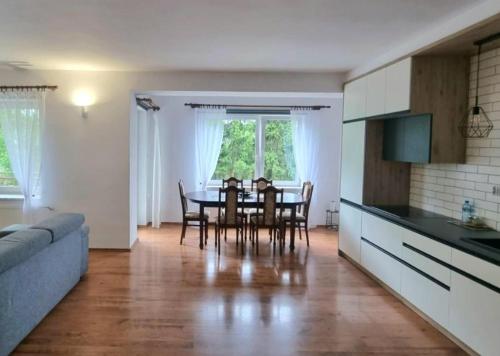 Apartament Riviera z widokiem na kanał Augustowski