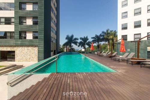 Kolam renang di atau dekat dengan Lindo Apto em Prédio c/ Piscina MPB0034