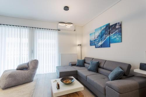 Bright 2 Bedroom Apartment Helios by Philoxenia