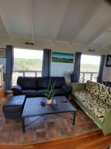 Χώρος καθιστικού στο Ravuka Beachouse