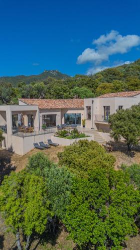 Photo de la galerie de l'établissement Casa Contorba - Vue mer exceptionnelle & tranquillité au cœur du maquis, à Olmeto