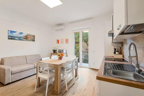 Η κουζίνα ή μικρή κουζίνα στο Luxury Apartment - Colibrì
