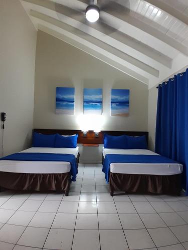 Una cama o camas en una habitación de Beach Studio 27