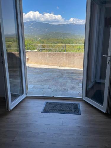 Appartement neuf dans hameau proche porto vecchio