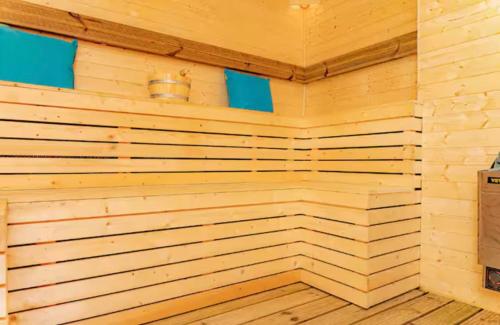 Φωτογραφία από το άλμπουμ του The Serene Residence with Hot Tub, Sauna and Cinema Experience στο Λονδίνο