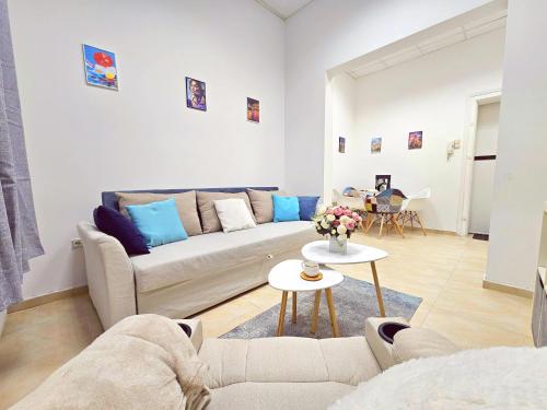 Top Center Vitosha blvd 1BR ACC 55 Smart TV Apartment by SofiaLuxRentsls