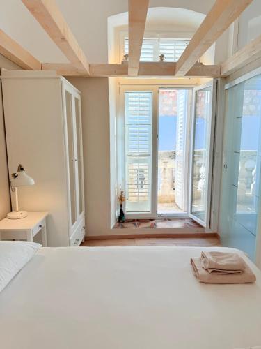 Midtown Apartment