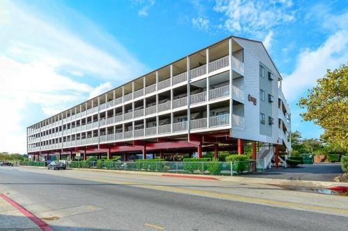 a large building on the side of a street at 300 ROBIN DR Walking Distance to Beach in Ocean City