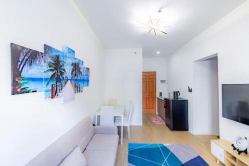 Lapu Lapu CityにあるTropical 2BR with Pool & Walk to Beach entry to white sandのギャラリーの写真