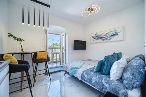 Apartments by the sea Supetar, Brac - 23792