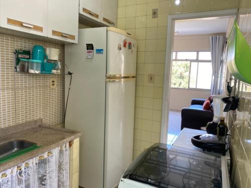 Dapur atau dapur kecil di Cabo Frio awaits you