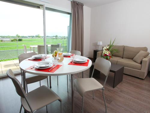 Φωτογραφία από το άλμπουμ του Apartment in France with Stunning Polder Views σε Roz-sur-Couesnon