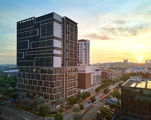 Pemandangan umum bagi Shah Alam atau pemandangan bandar yang diambil dari apartmen