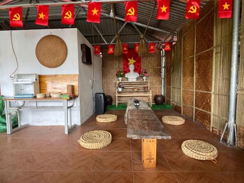 Η κουζίνα ή μικρή κουζίνα στο Mộc Liên Homestay