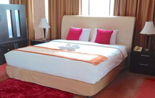 Φωτογραφία από το άλμπουμ του Grand Royal Makati Hotel σε Taliwang