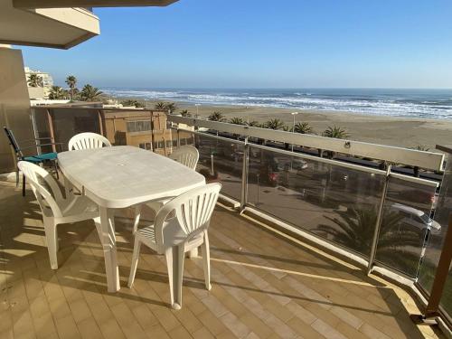 Appartement 2 pièces, terrasse face mer, parking - FR-1-750-91