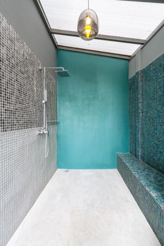 Salle de bains dans l'établissement WET hotel - Adults Only