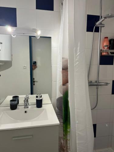 Ένα μπάνιο στο 2 bedroom apartment, sleeps 4